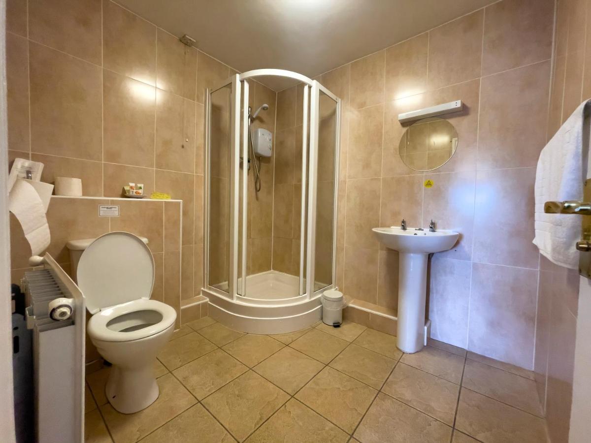Готель Llanina Arms Llanarth  Екстер'єр фото