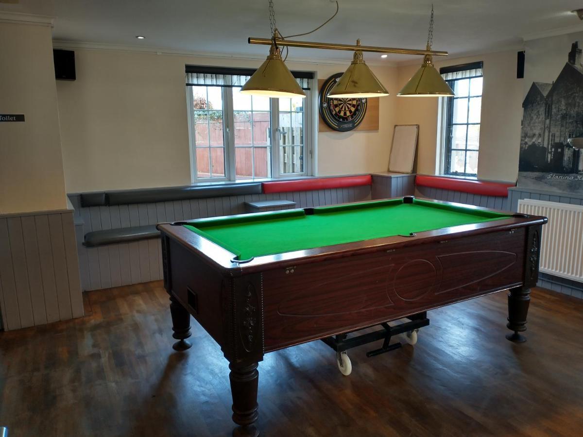 Готель Llanina Arms Llanarth  Екстер'єр фото